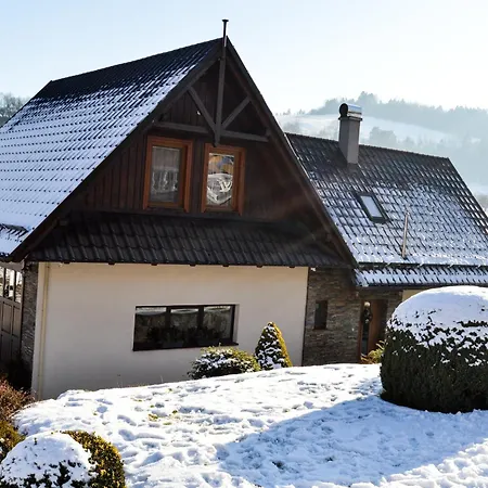 Lenka Casa di campagna